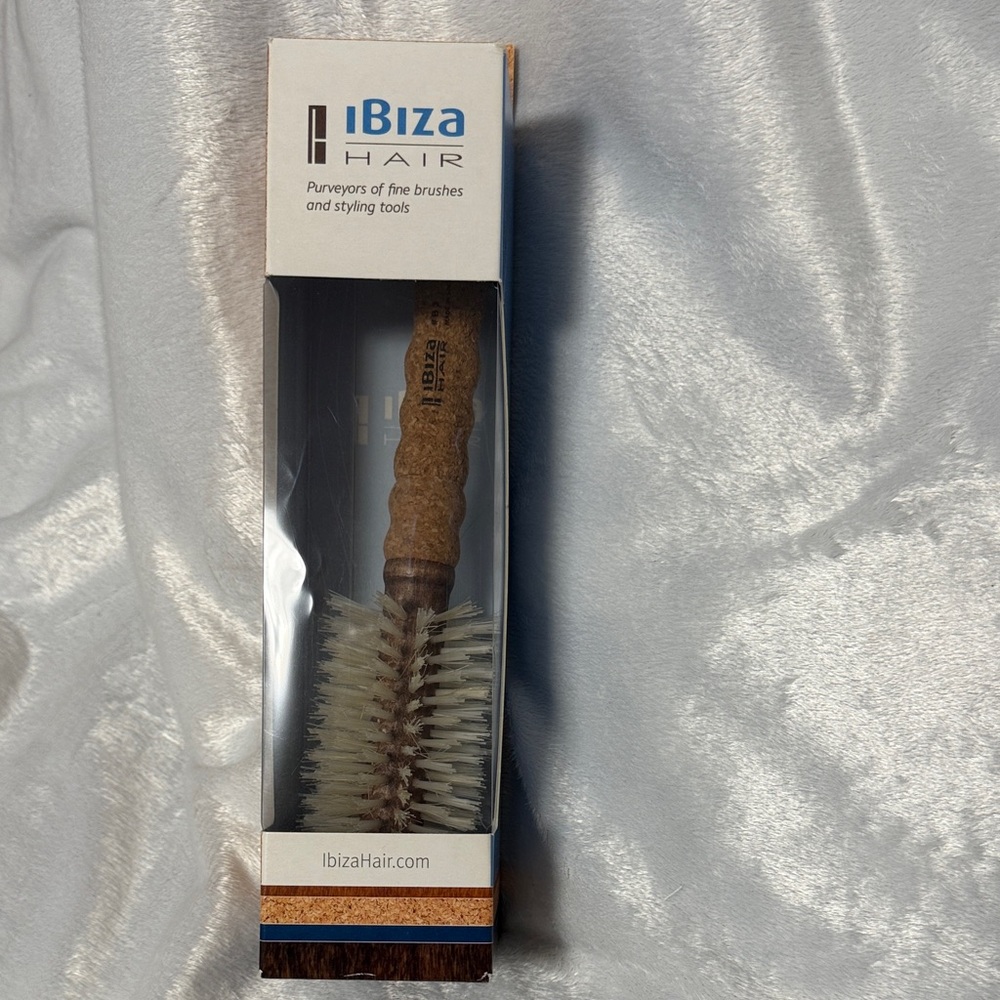 Ibiza Hair Styling Brush with Natural Bristles - Picture 6 of 6